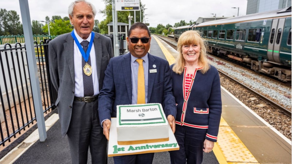 The Chairman and Deputy Leader of Devon County Council, with GWR's Performance Manager